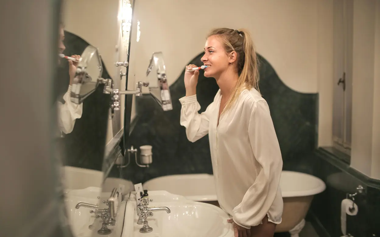 Diş Sağlığının Temel Taşları: Fırçalama, Diş Macunu ve Bakım